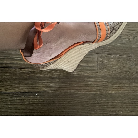 *DIOR* monogram closed toe ribbon strap.8.5 - Picture 2 of 8